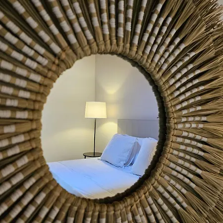 The Romantic Dependance In Luxury *