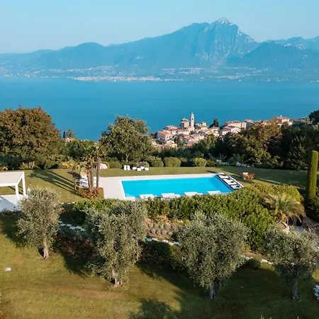 The Romantic Dependance In Luxury Torri Del Benaco