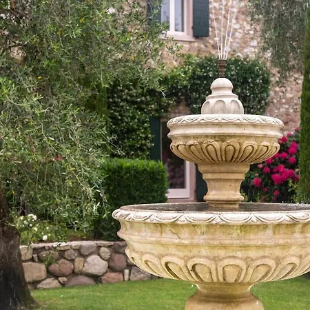 The Romantic Dependance In Luxury Tatil Evi Torri Del Benaco