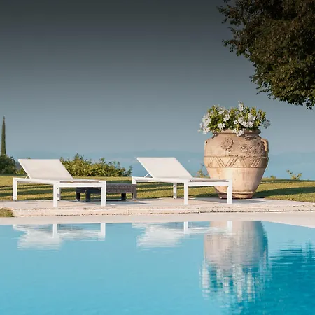 The Romantic Dependance In Luxury
